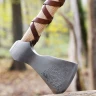 Vikingská sekera z ocelolitiny 60cm, typ F, s rytinou a koženou omotávkou