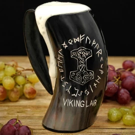 Vikingský korbel 600/800/1000ml s rytinou Thorova kladiva VIKING LAIR