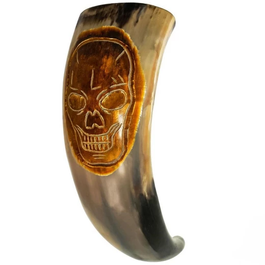 Drinking Horn with engraved Skull, 400-500 ml