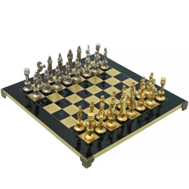 Handgefertigtes Renaissance-Schachspiel – Gold- und Silberschachfiguren mit Bronzebrett 36x36cm